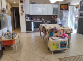 7748 - Rapisardi, ristrutturato eccellente 4 vani, poss. garage
