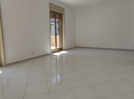 7777 - Rapisardi, luminoso ampio 3 vani, terrazzo a livello