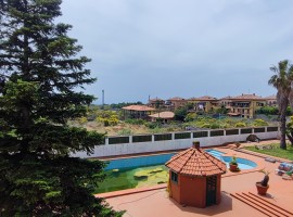 8138 - Mascalucia, ristrutturata appartavilla 6 vani