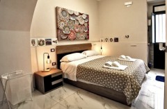 8813 - Castello Ursino, ampio monovano ristrutturato